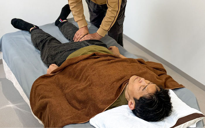 脚のマッサージ